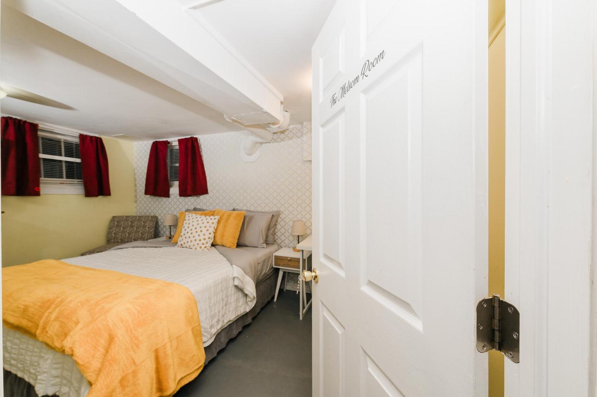 Quaint & Cozy Accommodation Edmonton Luaran gambar